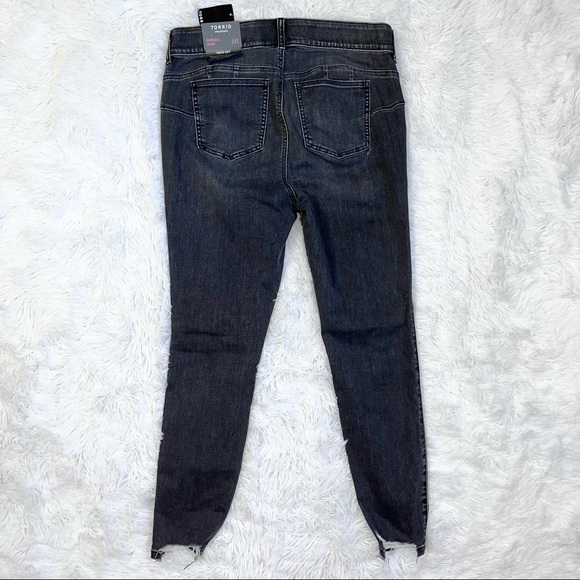 TORRID Bombshell Skinny High Rise Jeans Super Soft Distressed Raven 14 Tall NWT - Picture 7 of 15
